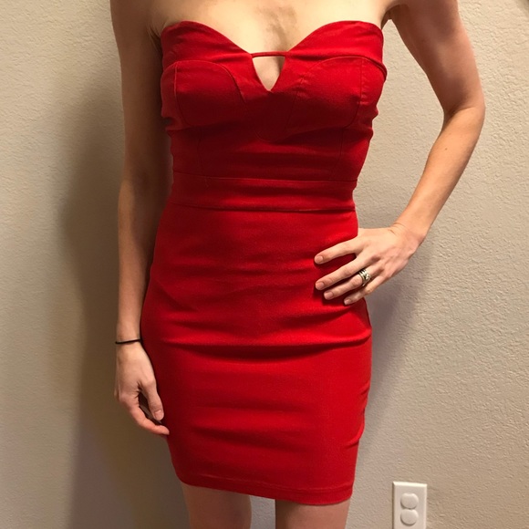 Red strapless dress - Picture 1 of 3